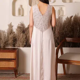 HOUSE OF ELORRA Women V-Neck Maxi Nightdress image 3