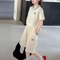 LULU & SKY Girls Printed T-shirt with Shorts image 2