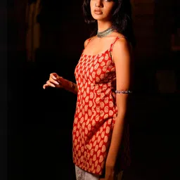 DIVASTRI Women Red Kurtas image 2