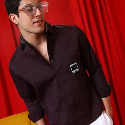 Campus Sutra Men Comfort Fit Textured Spread Collar Casual Shirt-picture-22