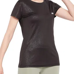 clovia Women's Fitted Active T-Shirt image 3