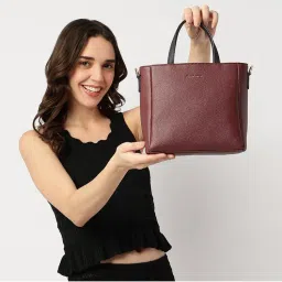 fastrack accessories Fastrack Red Solid Life Edit Slingbag with Detachable Strap-picture-23