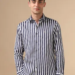 U.S. Polo Assn. Men Tailored Fit Vertical Striped Spread Collar Pure Cotton Casual Shirt-picture-49