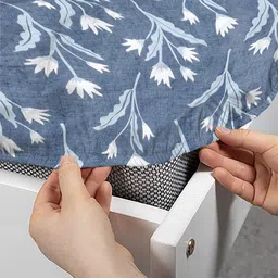 Aura Blue & White Floral Printed Fitted 300 TC King Bedsheet Set 2.50 m x 2.25 m image 3