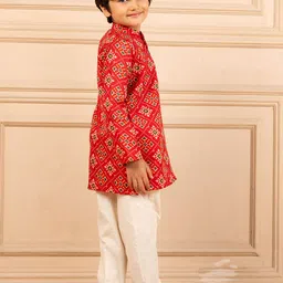 Jilmil Boys Ethnic Motifs Printed Regular Kurta with Trousers image 3