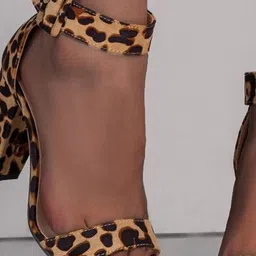 GLO GLAMP Women Printed Open Toe Block Heel Sandals image 4