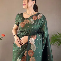 AMRUTKALA SAREES Woven Design Zari Silk Blend Banarasi Saree image 2