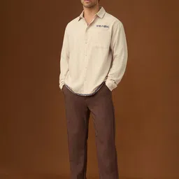 The Souled Store Men Relaxed Fit Solid Spread Collar Pure Cotton Casual Shirt image 2