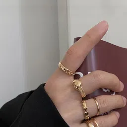 Zaphariq Set Of 5 Gold-Plated Cubic Zirconia Studded Finger Ring image 5