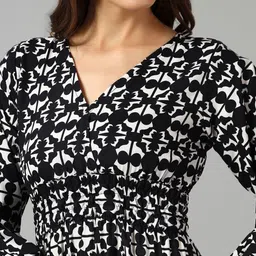 Femvy Graphic Printed V-Neck Anarkali Kurta image 4