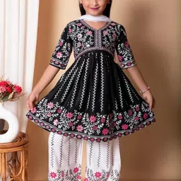 NFashion Girls Red Clothing Set-image-33