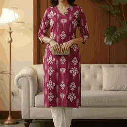 AAYUMI Women Floral Printed Sequinned Kurta image 2