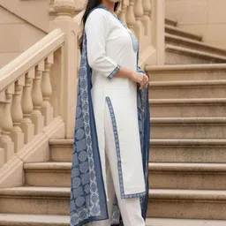 MINGORA Women Ethnic Motifs Embroidered Regular Thread Work Kurta with Trousers & With Dupatta image 4