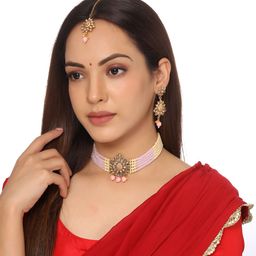 Yellow Chimes Gold Plated Pink & White Beaded Chokker Jewellery Set with Maangtikka-picture-15