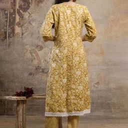 SINGNI Women Floral Printed Regular Pure Cotton Kurta with Trousers & With Dupatta image 4