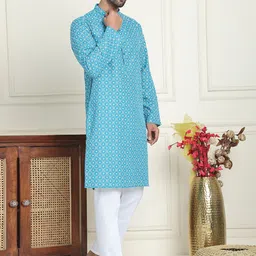 Jompers Men Printed Regular Kurta with Pyjamas image 4