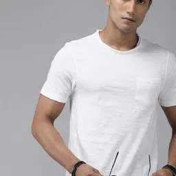 roadster Men Solid Round Neck Cotton Blend White T-Shirt image 1