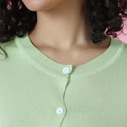 SHOWOFFFF Crop Top image 4