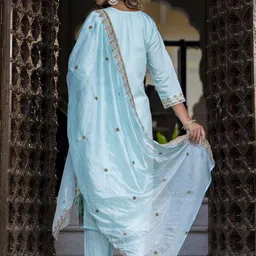 VredeVogel Floral Embroidered Three-Quarter Sleeves Kurta With Trouser With Dupatta image 3