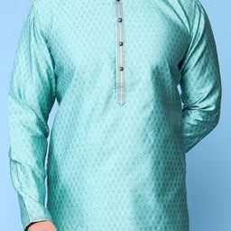 AURIK Men Geometric Embroidered Mandarin Collar Kurta image 2