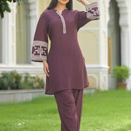 AUTUMN LANE Embroidered Mandarin Collar Top & Trousers Co-OrdsSet image 4