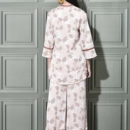 FFU Printed V-Neck Tunic With Trousers Co-Ords image 4