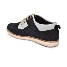 G L Trend Men Colourblocked Suede Boat Shoes image 4