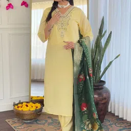 Siya Fashion Women Floral Yoke Design Regular Kurta with Trousers & With Dupatta image 4