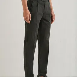 Banana Club Men Regular Fit Mid-Rise Pleated Chinos Trousers image 5