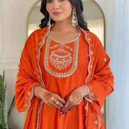 Women Basket Women Ethnic Motifs Embroidered Tiered Sequinned Kurta with Churidar & With Dupatta image 5