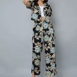 Lake Peace Floral Printed Crop Shirt With Trouser Co-Ords-picture-12