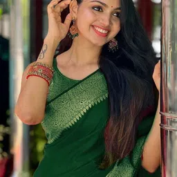 AVANTIKA FASHION Woven Design Zari Border Kanjeevaram Saree with Unstitched Blouse Piece image 4