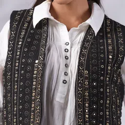 Nyaro Women Geometric Crop Open Front Jacket with Embroidered image 3