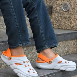 Vellinto Men Self Design Clogs Sandals image 5