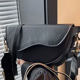 LULU & SKY PU Structured Handheld Bag with Tasselled-picture-46