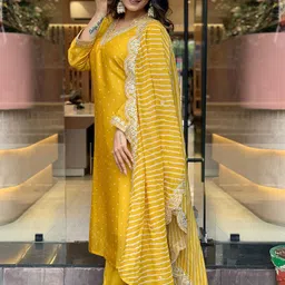 DIVASTRI Bandhani Printed V-Neck Gotta Patti Straight Kurta With Trousers & Dupatta image 5