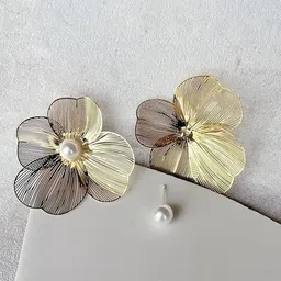 Aryee Sterling Silver Onyx Studded Floral Shaped Studs-picture-58