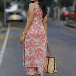 KALINI Women Floral Printed Regular Kurta with Palazzos image 2