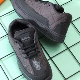 YK Boys Textured Sneakers image 5