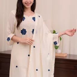 Vastukala Women Floral Embroidered Kurta with Trousers & Dupatta image 3