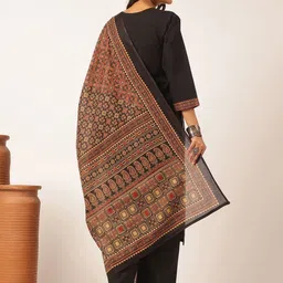 KALINI Women Floral Printed Regular Pure Cotton Kurta Set With Dupatta image 2