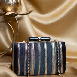 ARTKLIM Embroidered Box Clutch image 4