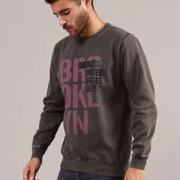 LIMEROAD Men Printed Sweatshirt image 4