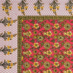 CLOTHOLOGY Red & Green Printed Pure Cotton 180 TC King Bedsheet Set 2.75 m x 2.25 m image 3