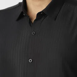 van heusen V Dot Slim Fit Vertical Striped Textured Spread Collar Formal Shirt image 2