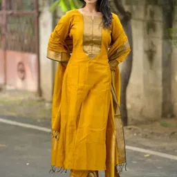 GoSriKi Yoke Design Notch Neck Regular Kurta With Trousers & Dupatta image 2