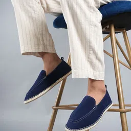 glitchez Men Round Toe Slip-On Sneakers-picture-16