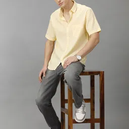 Voi Jeans Men Spread Collar Solid Linen Casual Shirt-image-10