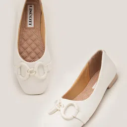 Liscott Women Open Toe Flats with Buckles image 2