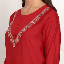 House of Pataudi Embroidered Round Neck Roman Silk Tunic With Trouser image 2